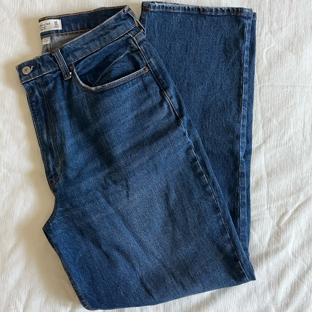 abercrombie & fitch • 90’s ultra high rise straight leg jeans